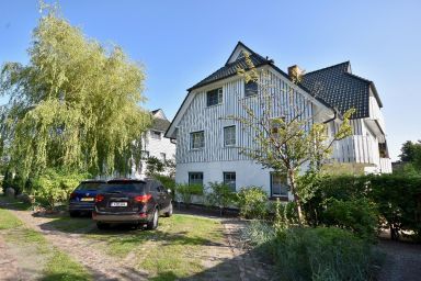 Familienfreundliche Charmantes Appartement in Zingst mit Eigener Terrasse