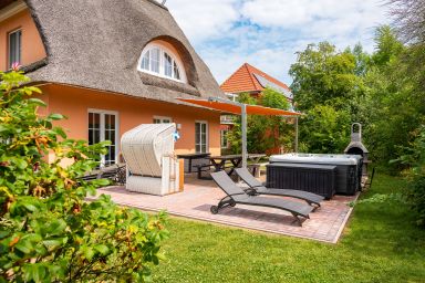 Reethaus REMY Luxus mit Schwimmbad Dampfbad und Saunen und großen Grundstück exklusiv