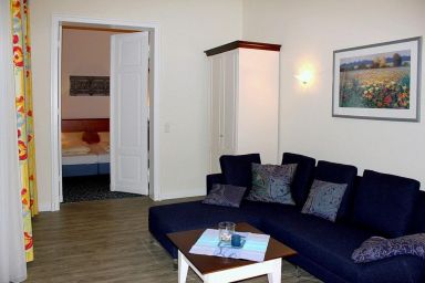 Strand-Park - Villen-Apartment direkt am Ostseestrand mit einmaliger Loggia und Parkblick